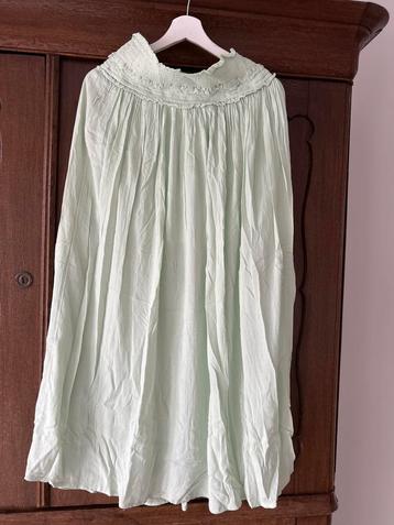 Zomerse Groene Rok beschikbaar voor biedingen