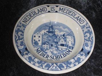 Societe Ceramique Maastricht Meder Genever Schiedam Asbak beschikbaar voor biedingen