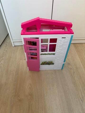 Leuk Poppenhuis! beschikbaar voor biedingen