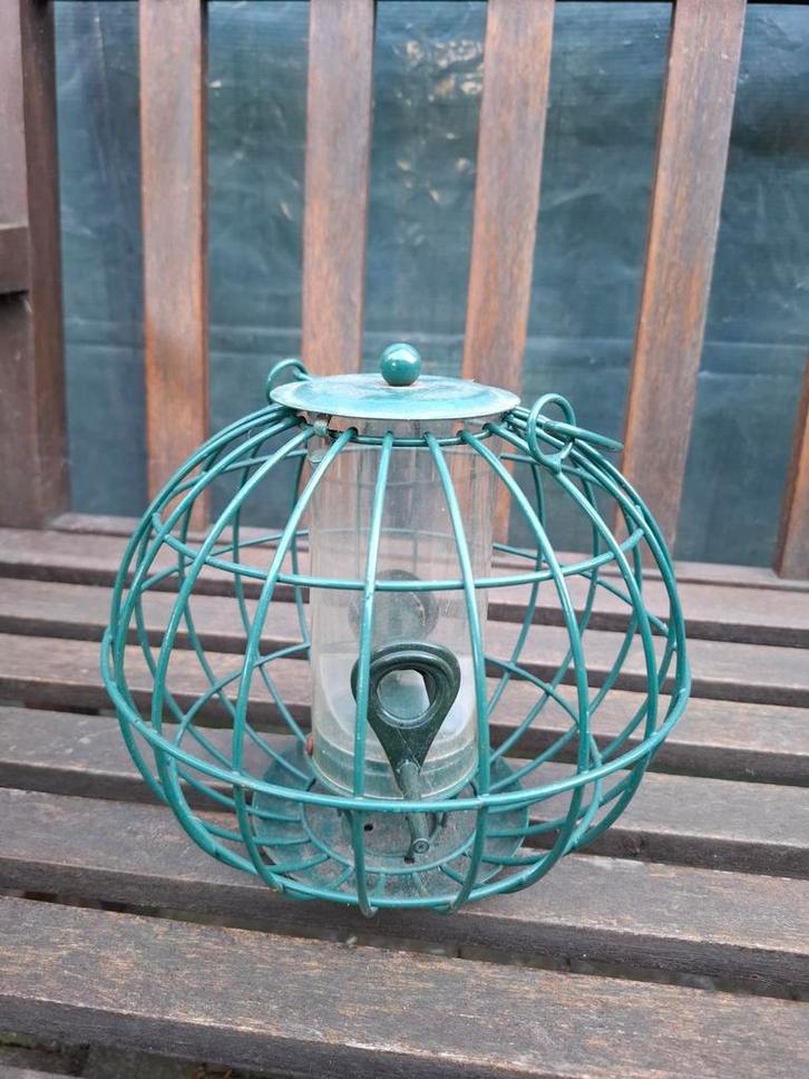 Voedersilo met beschermkooi, Tuin en Terras, Vogelhuisjes en Vogelbaden, Zo goed als nieuw, Ophalen of Verzenden