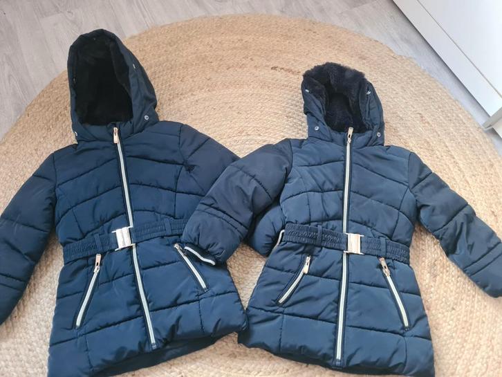 2x Girls rule blauwe winterjassen 104 (tweeling), Kinderen en Baby's, Tweelingen en Meerlingen, Gebruikt, Kleding, Ophalen of Verzenden