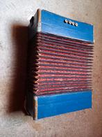 Te koop antieke houten accordeon., Ophalen