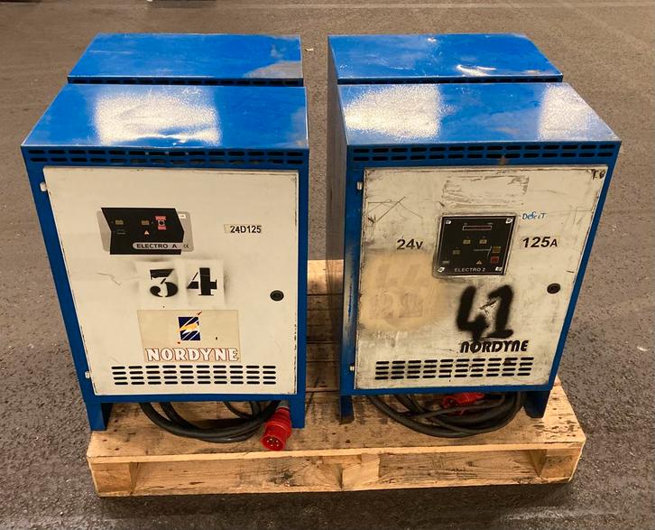 4 stuks Nordyne 24V 125A traktiebatterij laders 380V, Auto-onderdelen, Accu's en Toebehoren, Gebruikt, Ophalen