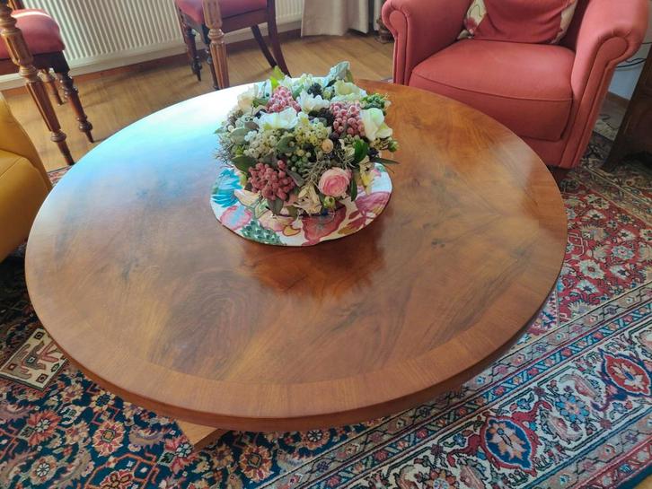 Klassieke Salontafel Notenfineer, Huis en Inrichting, Tafels | Salontafels, Ophalen