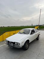 Alfa Romeo Alfetta GT 1.6 1977 Wit - Origineel NL - 35-PZ-27, Auto's, Alfa Romeo, Achterwielaandrijving, 4 cilinders, Wit, Origineel Nederlands