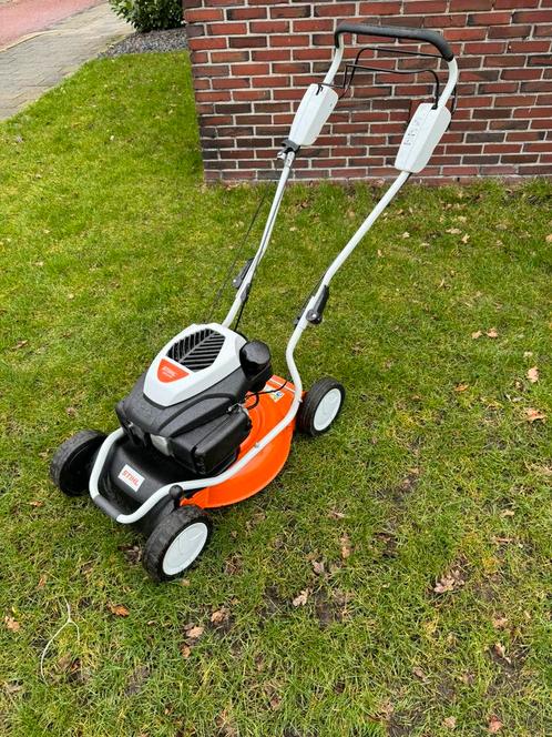 Stihl RM 2 RT mulchmaaier motormaaier, Tuin en Terras, Grasmaaiers, Zo goed als nieuw, Benzine-grasmaaier, 40 t/m 49 cm, Cirkelmaaier