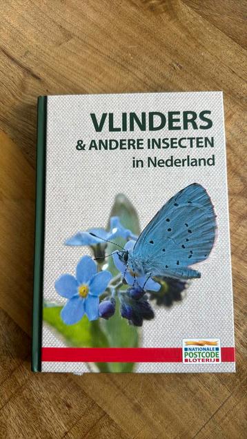 Boek vlinders beschikbaar voor biedingen