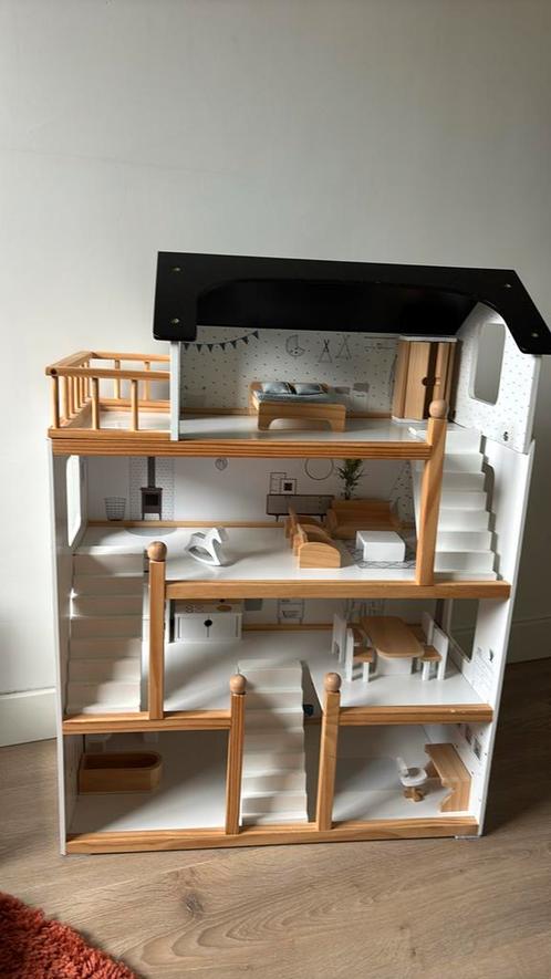 Petit Amelie poppenhuis met accessoires, Kinderen en Baby's, Speelgoed | Poppenhuizen, Zo goed als nieuw, Ophalen