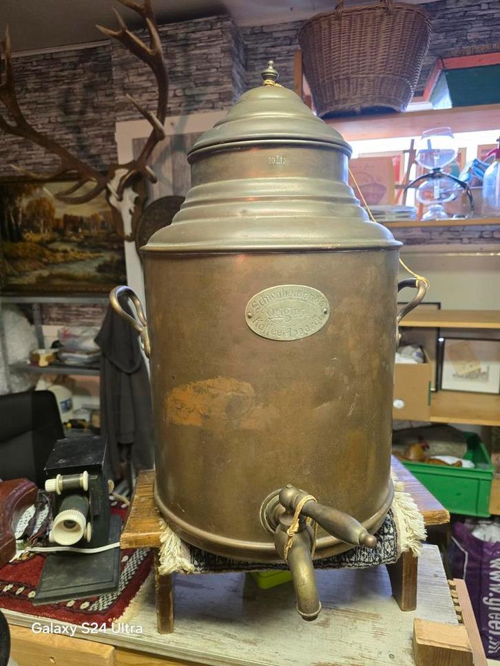 Koffiekan zeer groot en zwaar met originele pot er in ., Antiek en Kunst, Antiek | Overige Antiek, Ophalen