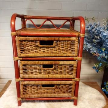 Vintage rotan bamboe ladekastjes beschikbaar voor biedingen