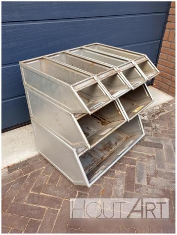 Stalen bak / industriele bakken (diverse formaten) beschikbaar voor biedingen