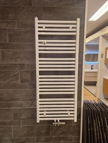 Radiator glans wit 150x60 cm beschikbaar voor biedingen
