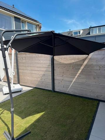 Hangparasol kruisvoet zgan beschikbaar voor biedingen