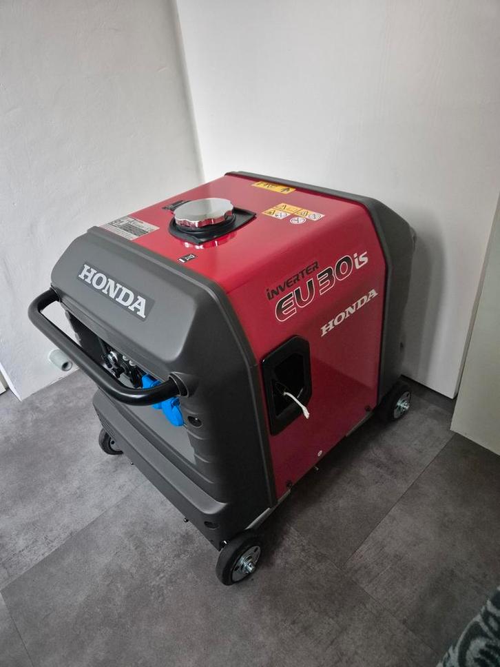 Honda eu30is aggregaat generator, Doe-het-zelf en Verbouw, Aggregaten, Zo goed als nieuw, Benzine, Minder dan 5 kVA, Ophalen
