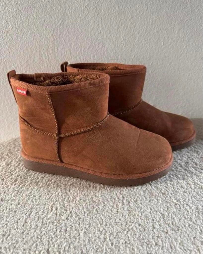 Levi’s schoenen, Ophalen, Zo goed als nieuw, Sneakers of Gympen