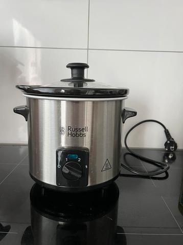 Kleine slowcooker beschikbaar voor biedingen