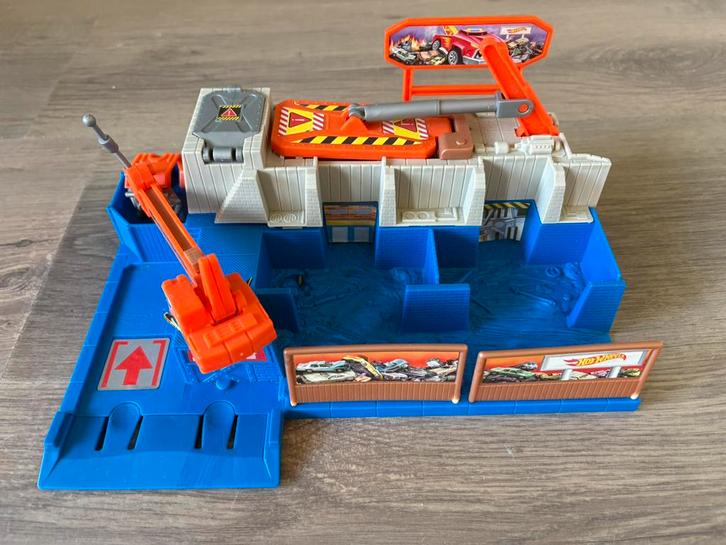 Hotwheels autosloperij en auto lift up, Kinderen en Baby's, Speelgoed | Racebanen, Gebruikt, Onderdelen, Handmatig, Hot Wheels