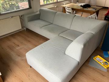 Hoekbank gratis beschikbaar voor biedingen