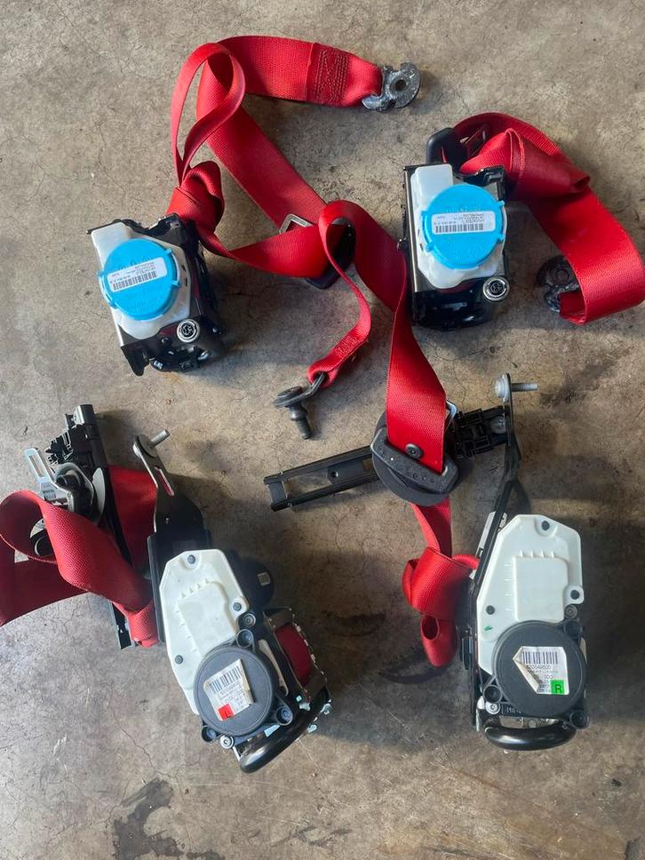 Rode AMG Gordels Mercedes A45 W176 A W117 CLA W156 GLA, Auto-onderdelen, Carrosserie en Plaatwerk, Bumper, Universele onderdelen