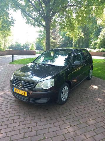 Volkswagen  polo 1200 cc 2005 Zwart met airco apk juni 2026 beschikbaar voor biedingen