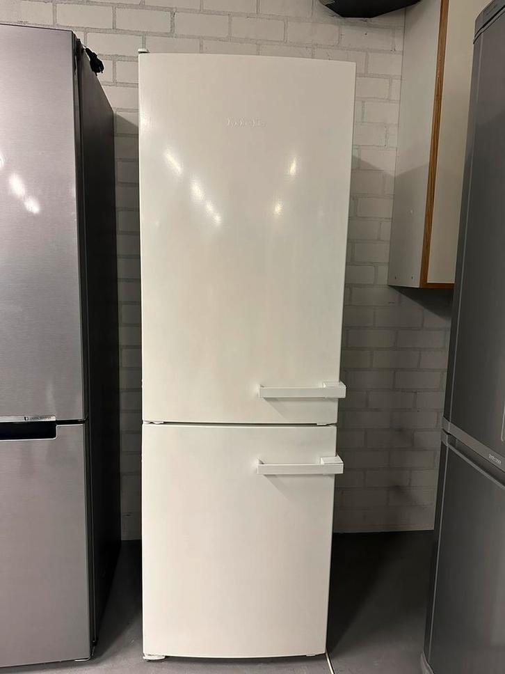 MIELE NO FROST KOELVRIESCOMBINATIE KOELKAST 320L VRIJSTAAND, Witgoed en Apparatuur, Koelkasten en IJskasten, Refurbished, Met aparte vriezer