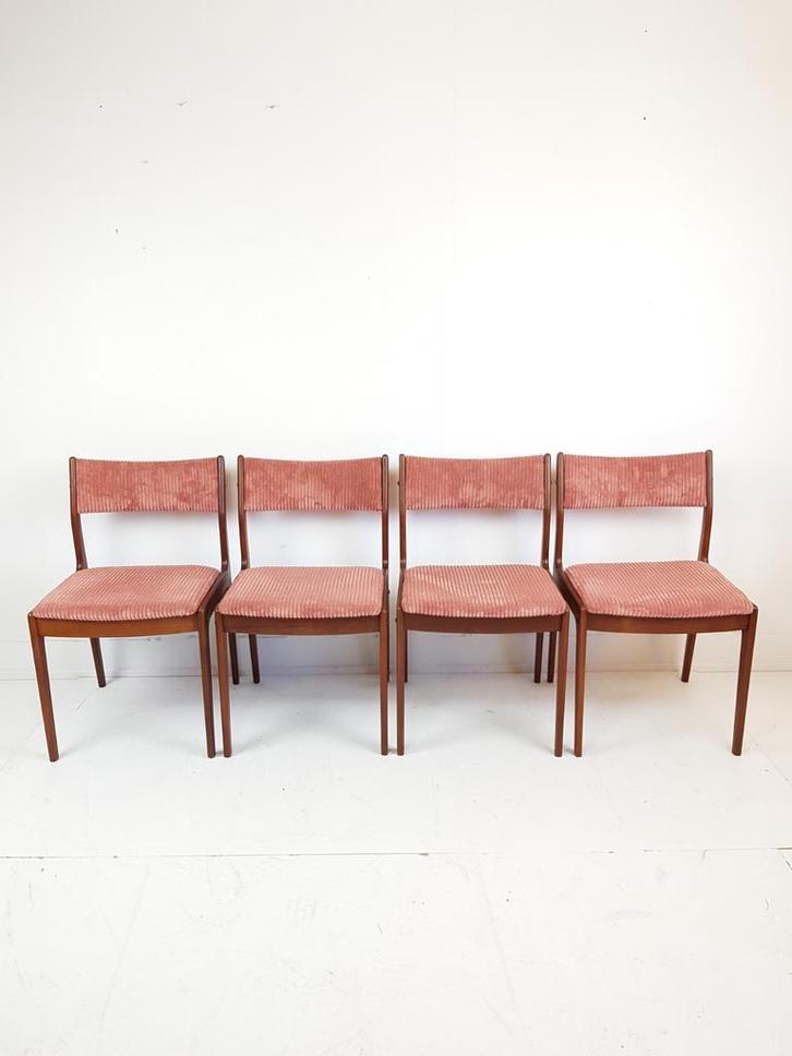 4 Deense Johannes Andersen voor Uldum roze rib stof, Huis en Inrichting, Stoelen, Zo goed als nieuw, Vier, Stof, Overige kleuren