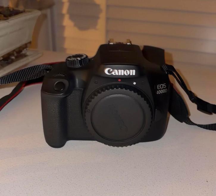 Canon EOS 4000D body occasion, Audio, Tv en Foto, Fotocamera's Digitaal, Zo goed als nieuw, Spiegelreflex, Canon, Geen optische zoom