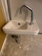 Compact Wc Fontein met Kraan - Ophalen tussen 9 en 16.00, Doe-het-zelf en Verbouw, Sanitair, Ophalen, Gebruikt, Chroom, Wastafel