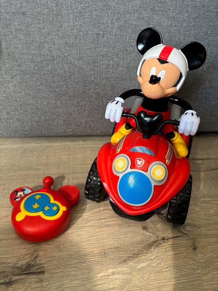 Mickey Mouse bestuurbare auto, Kinderen en Baby's, Speelgoed | Buiten | Accuvoertuigen, Zo goed als nieuw, Ophalen of Verzenden
