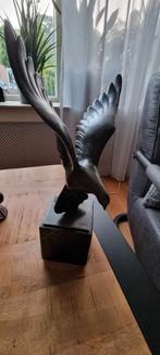 Een duif in vogelvlucht - brons op marmeren voetstuk, Verzenden, Brons