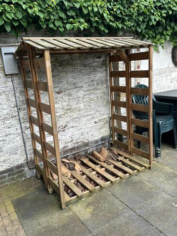 Haardhoutopslag 150x90x176 beschikbaar voor biedingen
