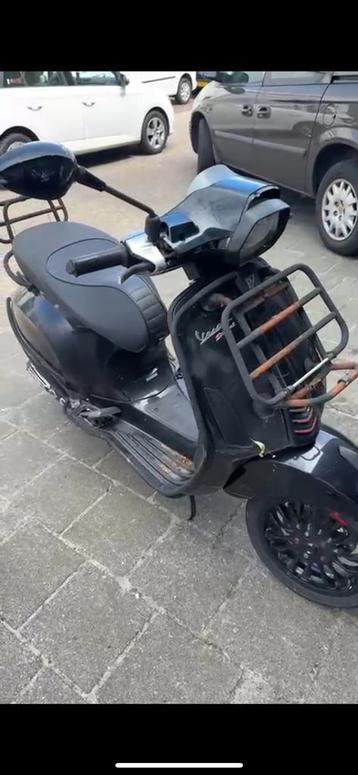 Vespa sprint 2V beschikbaar voor biedingen