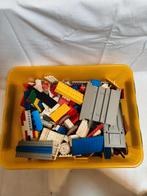 Retro bak met ongesorteerde lego jaren 80/90, Kinderen en Baby's, Speelgoed | Duplo en Lego, Ophalen, Gebruikt, Nvt, Nvt