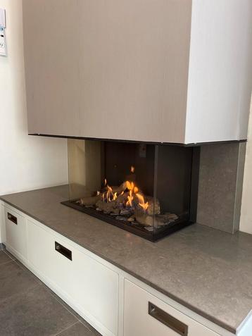 Bell Fire Inbouw Gashaard met Meubel beschikbaar voor biedingen