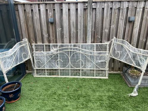 Meiden metalen éénpersoon bed, Huis en Inrichting, Slaapkamer | Bedden, Zo goed als nieuw, Eenpersoons, 90 cm, 200 cm, Metaal