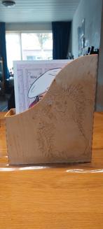 Houten tijdschriften houder met een afbeelding van een Egel., Ophalen of Verzenden