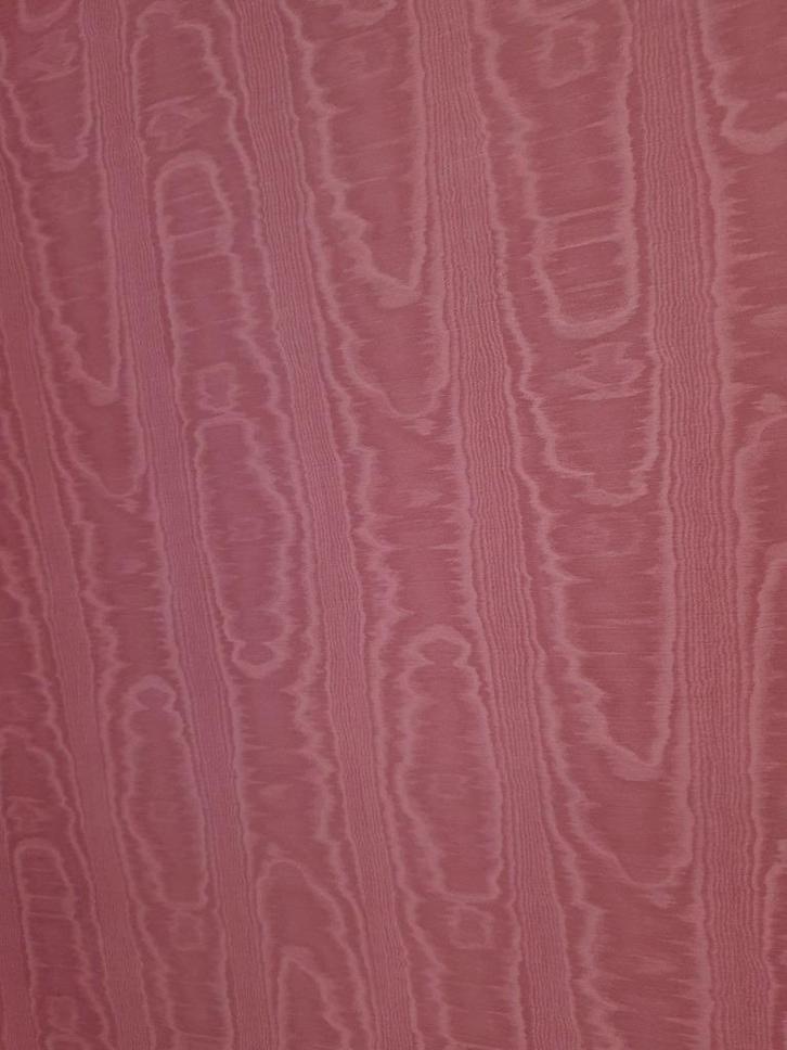 7231 oudroze moiree behang met zachte glans swiet, Huis en Inrichting, Stoffering | Behang, minder dan 10 m², Ophalen of Verzenden