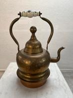 Antieke koperen theepot met Delfts blauw handvat, Ophalen