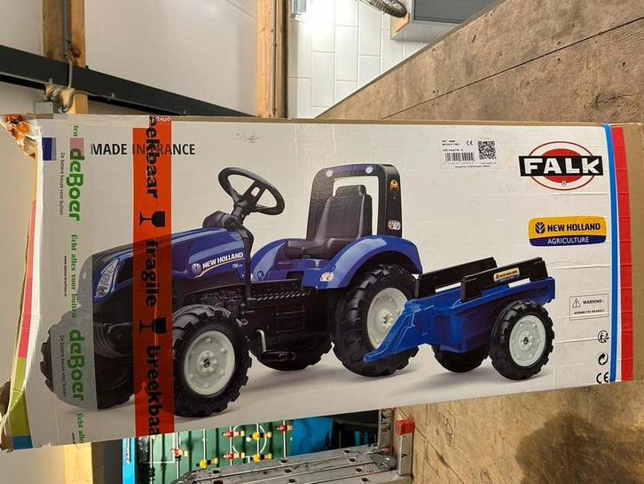 Trap tractor New Holland inclusief kar nieuw in doos Falk, Kinderen en Baby's, Speelgoed | Buiten | Accuvoertuigen, Nieuw, Ophalen of Verzenden