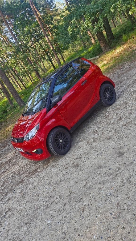 aixam city, Auto's, Aixam, Particulier, Diesel, Automaat, Rood, Leder en Stof, Voorwielaandrijving, Dealer onderhouden, Ophalen