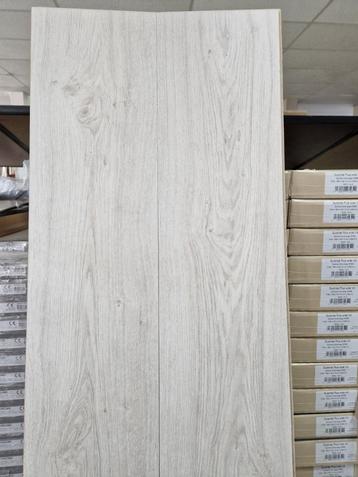 Egger Light Matara Oak laminaat nu € 18,95 per m². beschikbaar voor biedingen