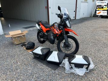 KTM All-Road 890 Adventure veel accessoires beschikbaar voor biedingen