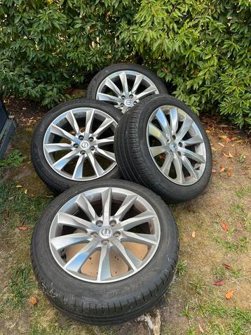 Kort gebruikte 245/45/R18 Pirelli’s + velgen beschikbaar voor biedingen