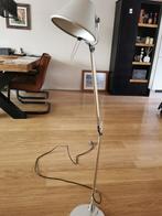 Artemide Tolomeo staande bureau/vloerlamp in nieuwstaat, Huis en Inrichting, 100 tot 150 cm, Metaal, Zo goed als nieuw, Ophalen