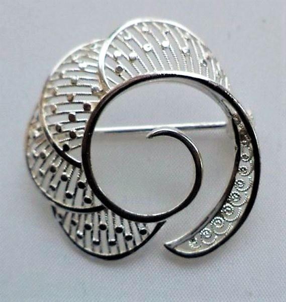 Mooie cirkelvormige zilver filigrain broche (7234-3554), Sieraden, Tassen en Uiterlijk, Broches, Zo goed als nieuw, Zilver, Zilver