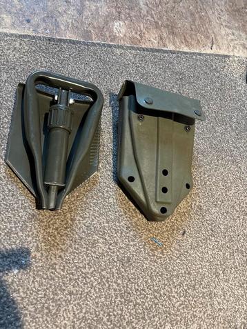 Leger Schep met Hoes - Opvouwbaar beschikbaar voor biedingen