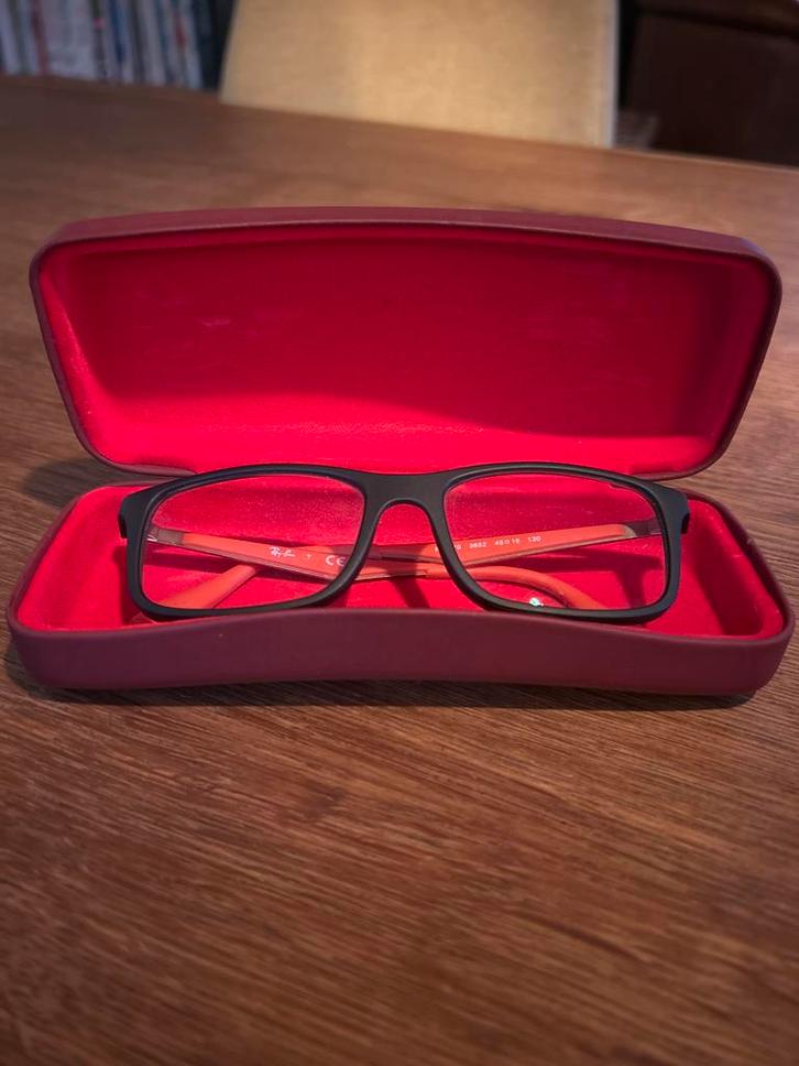 Ray-Ban Junior Bril - Zo goed als nieuw!, Kinderen en Baby's, Kindermode-accessoires, Zo goed als nieuw, Ophalen of Verzenden