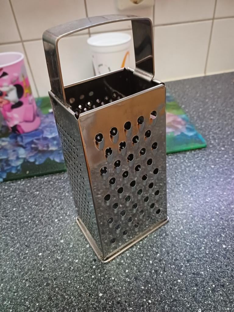 Zo goed als nieuwe rasp, Ophalen, Zo goed als nieuw