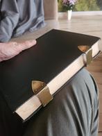 Oude Statenbijbel met metalen hoekstukken, Ophalen of Verzenden, Statenvertaling