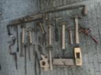 ong. 26 st. oud gereedschap, 1 oude deurklink en 1oude deur, Antiek en Kunst, Antiek | Gereedschap en Instrumenten, Ophalen